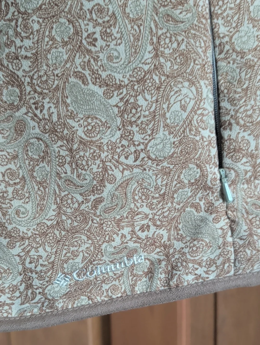 Columbia women's L Brown Paisley Fleece Vest